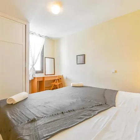 Апартаменти Two Bedroom Apartment, Near Playa De Americas, Wifi, Pool *